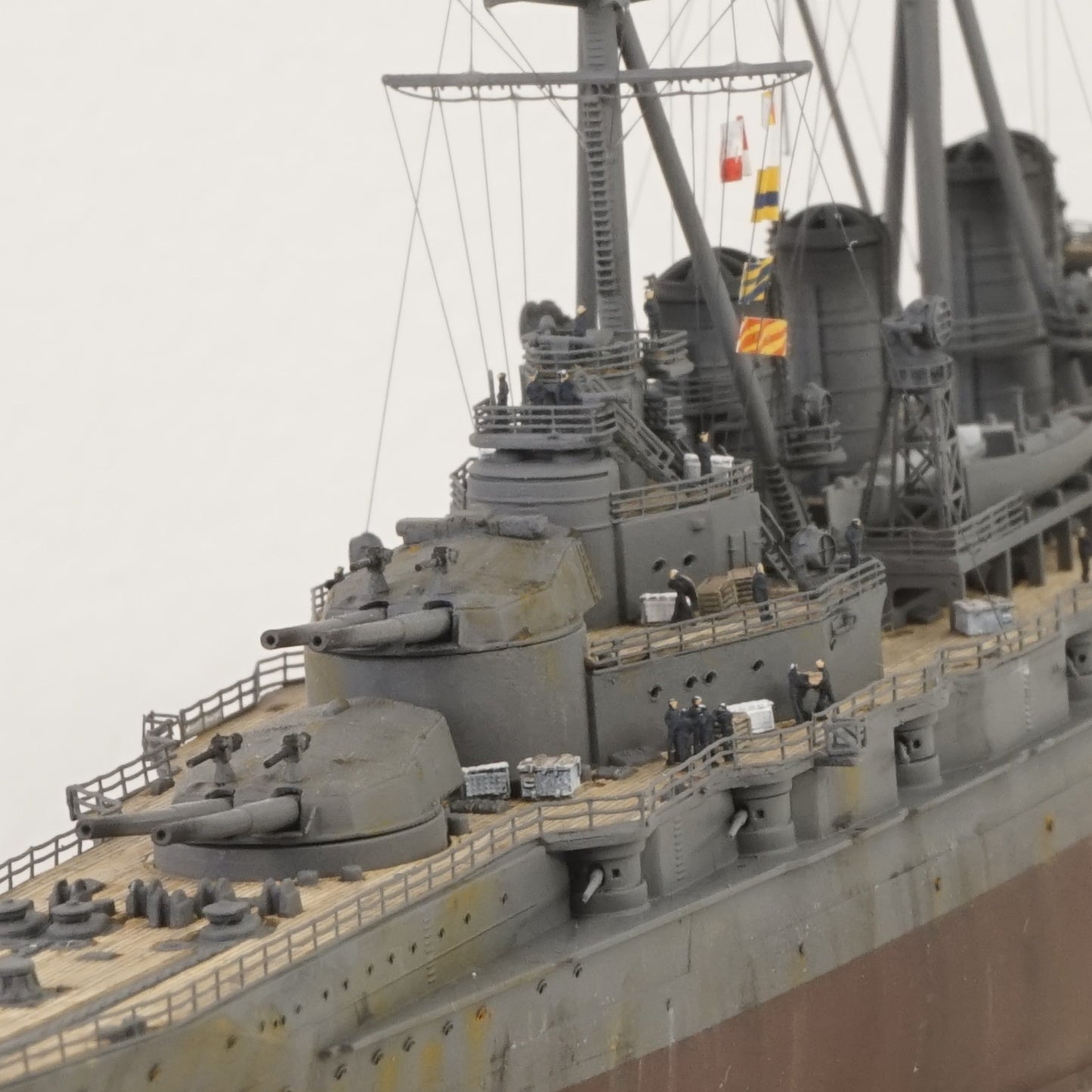 1:700 IJN Battlecruiser Kongo, Fertiges Modell mit Vitrine, Finished model with a Display case