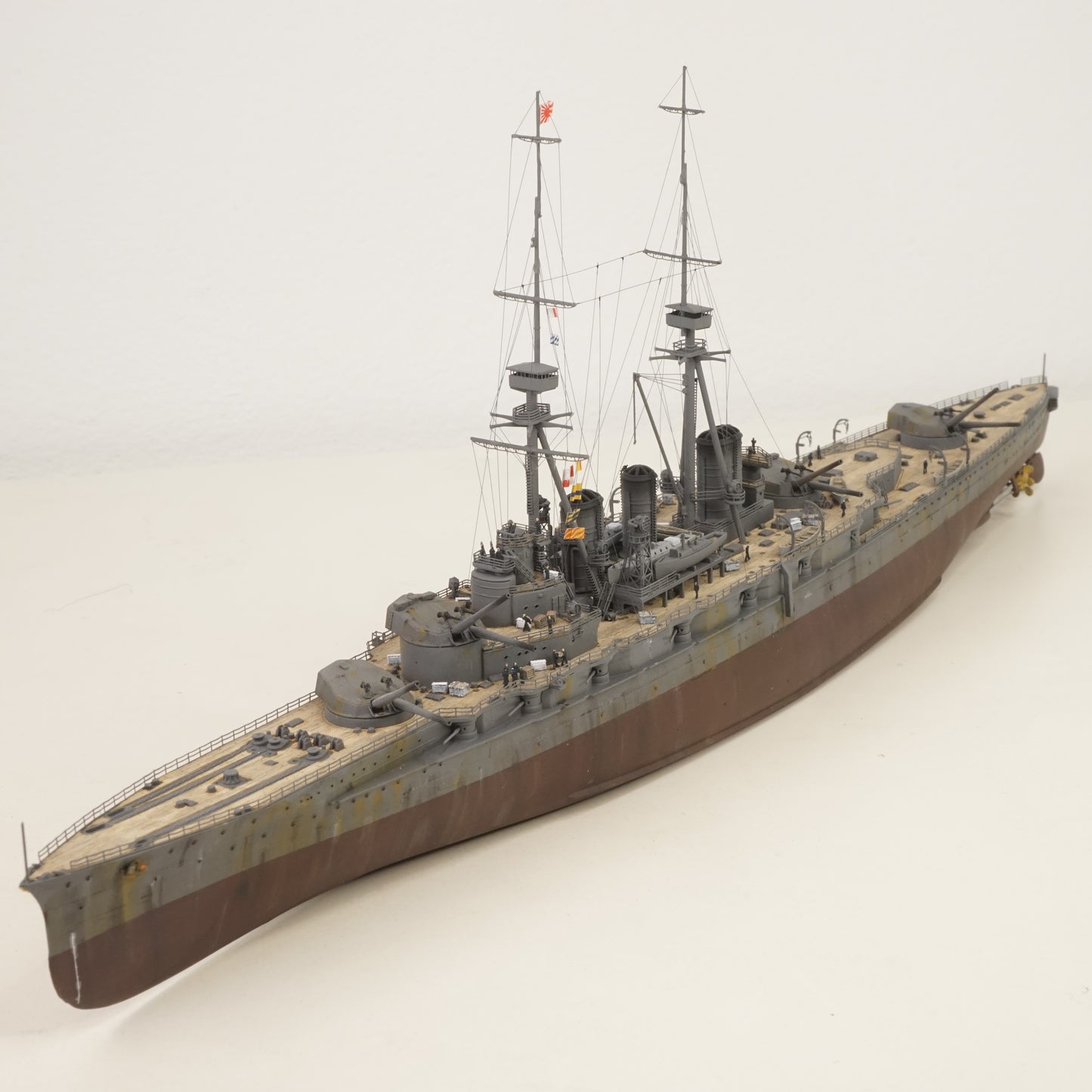 1:700 IJN Battlecruiser Kongo, Fertiges Modell mit Vitrine, Finished model with a Display case