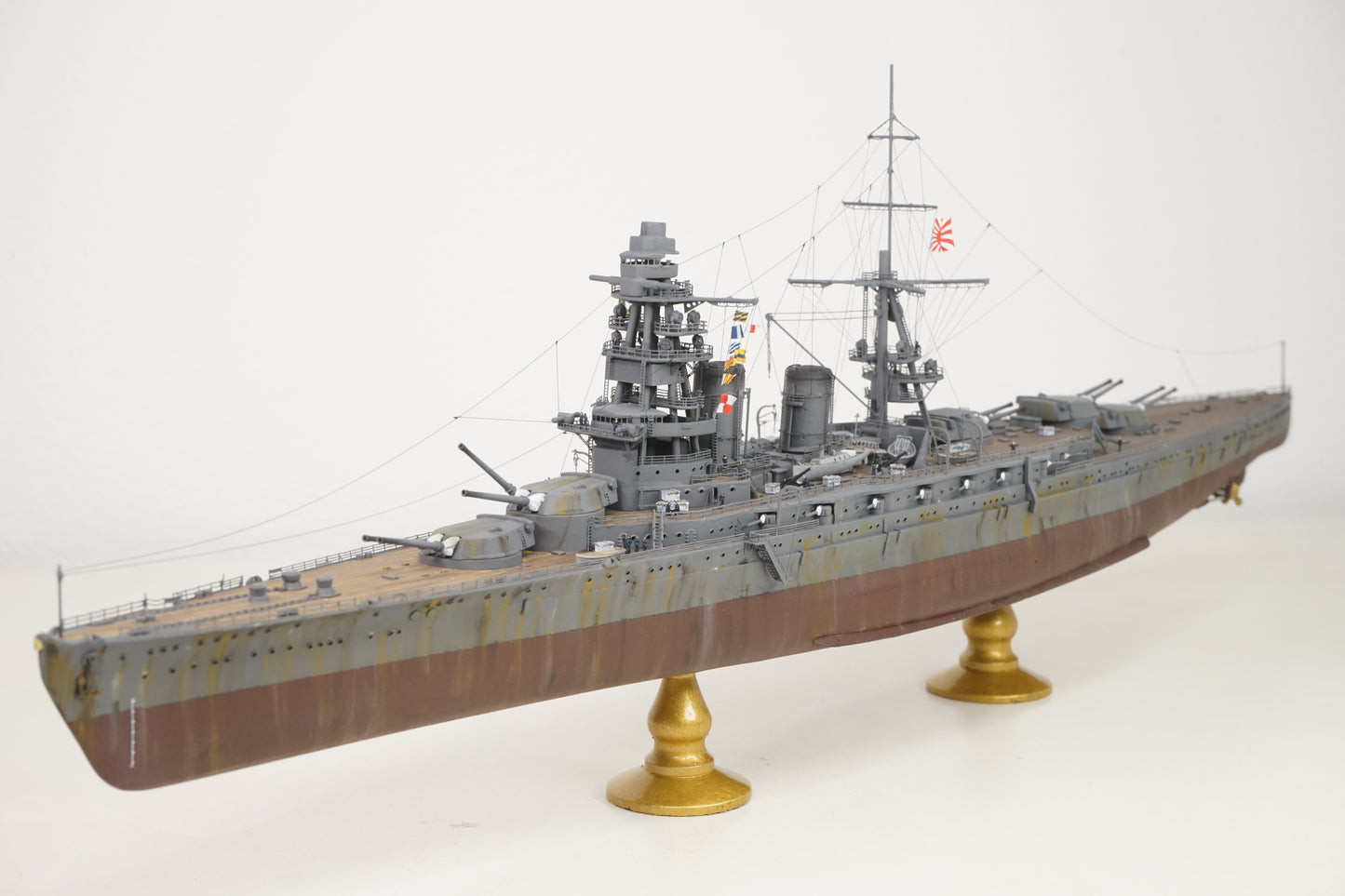 1:700 IJN Battlecruiser Akagi, Fertiges Modell mit Vitrine, Finished model with a Display case