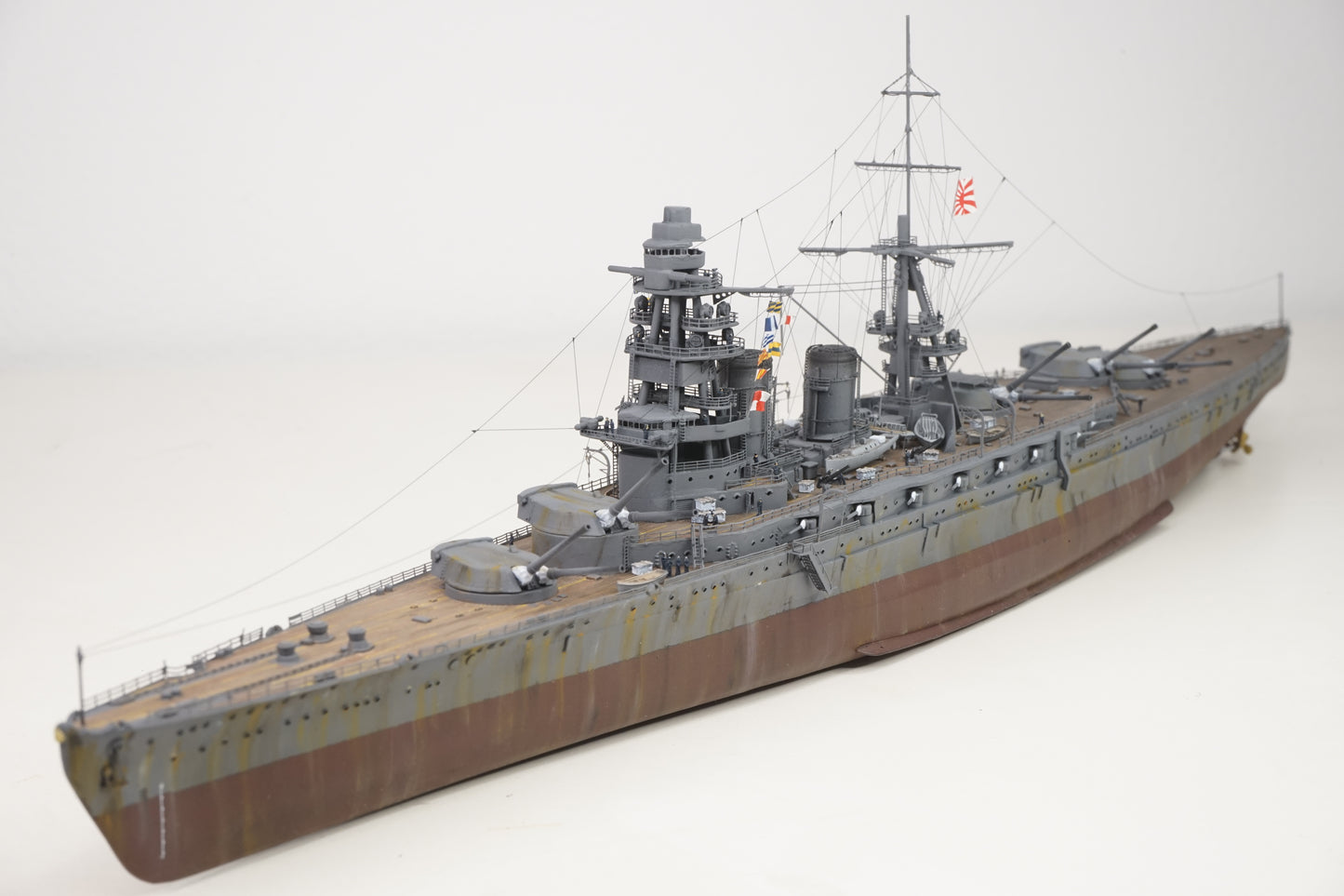 1:700 IJN Battlecruiser Akagi, Fertiges Modell mit Vitrine, Finished model with a Display case
