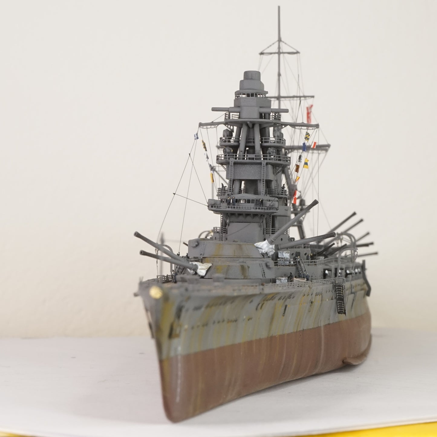 1:700 IJN Battlecruiser Akagi, Fertiges Modell mit Vitrine, Finished model with a Display case