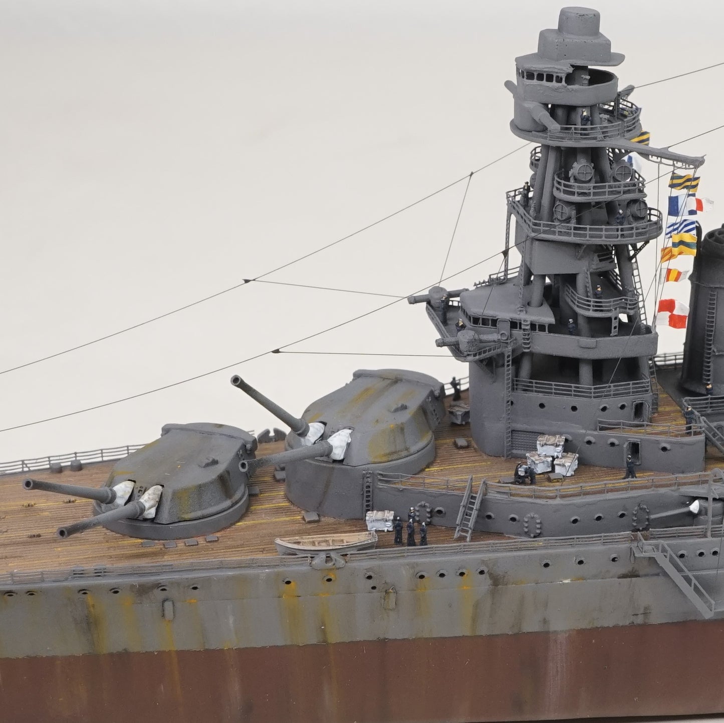 1:700 IJN Battlecruiser Akagi, Fertiges Modell mit Vitrine, Finished model with a Display case