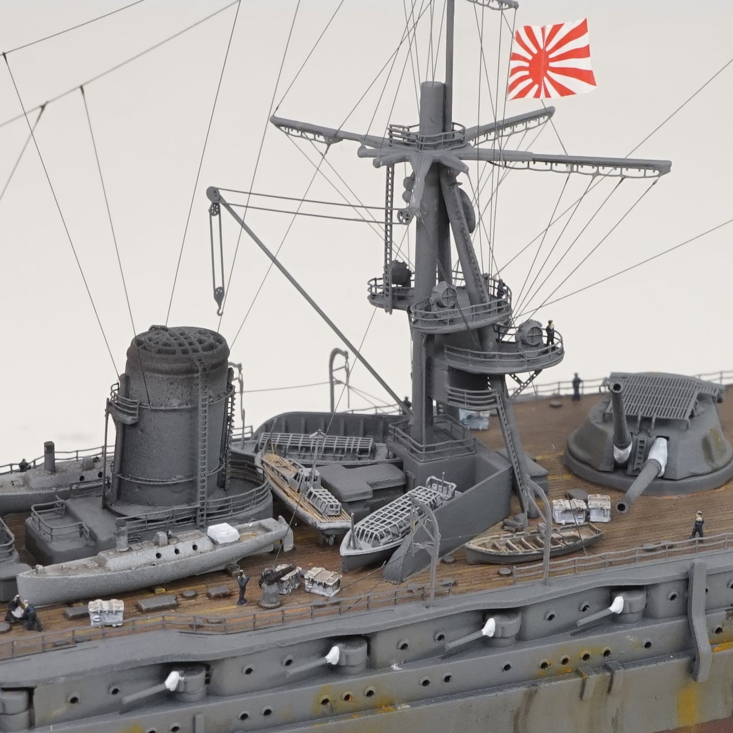 1:700 IJN Battlecruiser Akagi, Fertiges Modell mit Vitrine, Finished model with a Display case