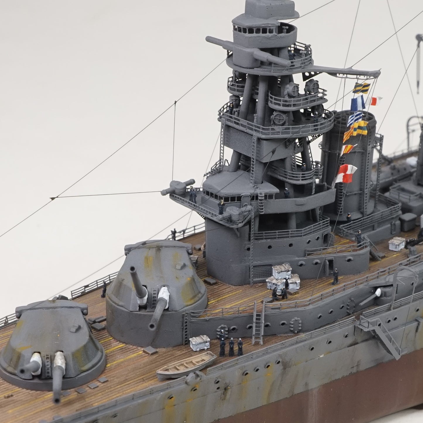 1:700 IJN Battlecruiser Akagi, Fertiges Modell mit Vitrine, Finished model with a Display case