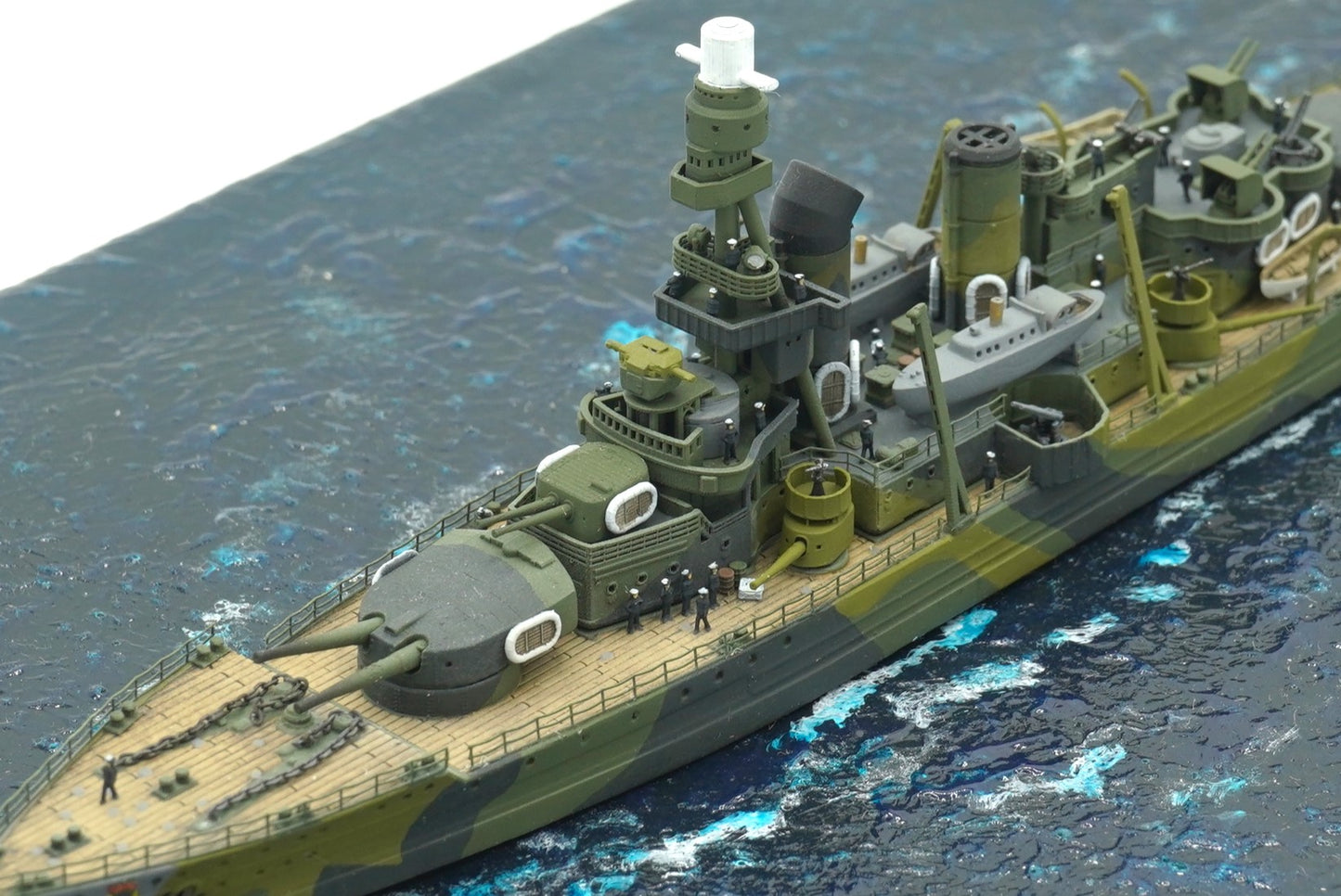 1:700 Drottning Victoria 1945 Diorama, Fertiges Modell mit Vitrine, Finished model with a Display case