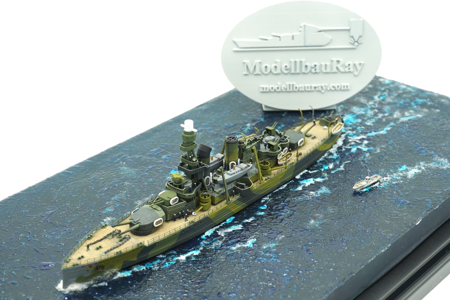 1:700 Drottning Victoria 1945 Diorama, Fertiges Modell mit Vitrine, Finished model with a Display case