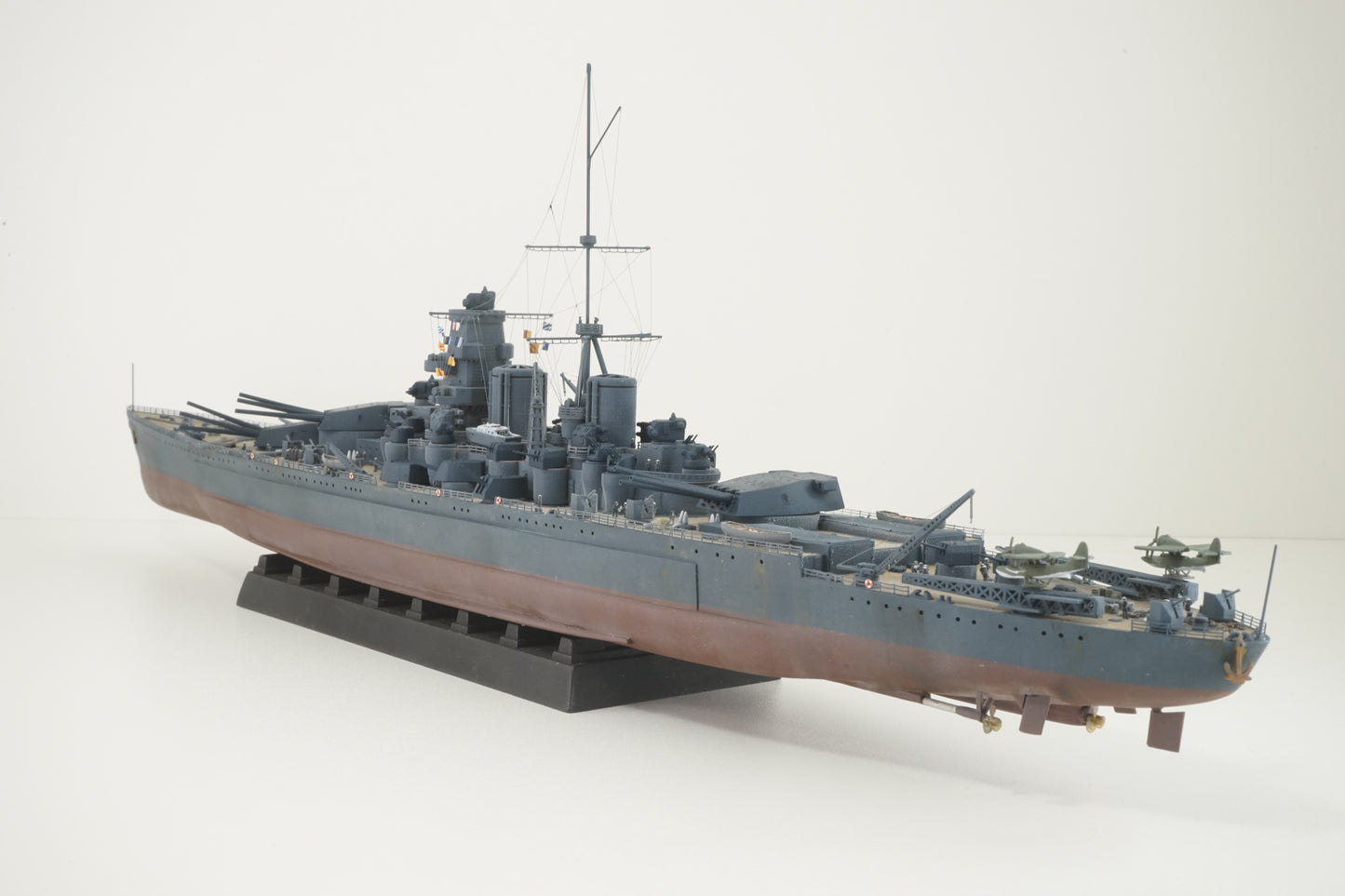 1:700 Russian Battleship P23 Sovetsky Soyuz, Fertiges Modell mit Vitrine, Finished model with a Display case