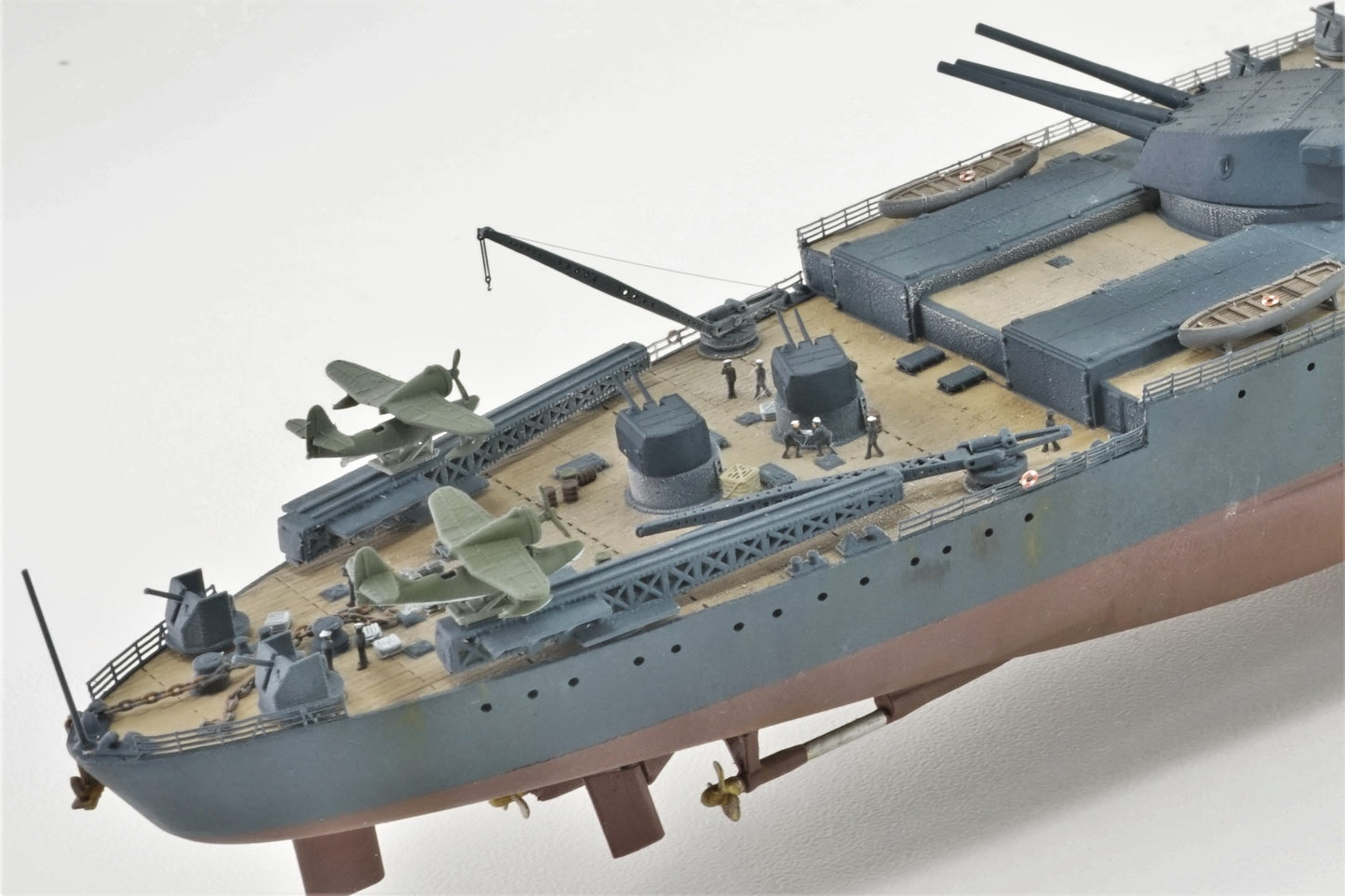 1:700 Russian Battleship P23 Sovetsky Soyuz, Fertiges Modell mit Vitrine, Finished model with a Display case