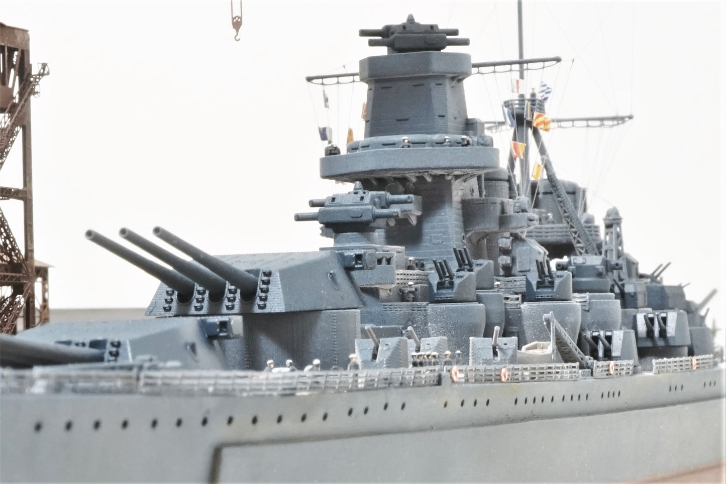 1:700 Russian Battleship P23 Sovetsky Soyuz, Fertiges Modell mit Vitrine, Finished model with a Display case