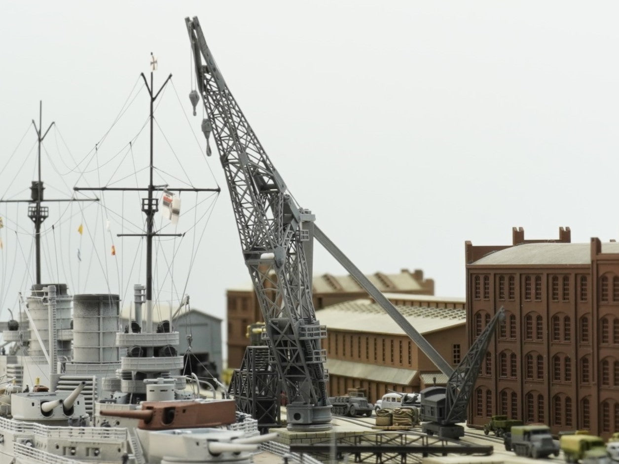 1:700 Hamburg Port and Shipyard, Hamburger Hafen und Werft. BV 250 t crane, warehouse, Blohm Voss