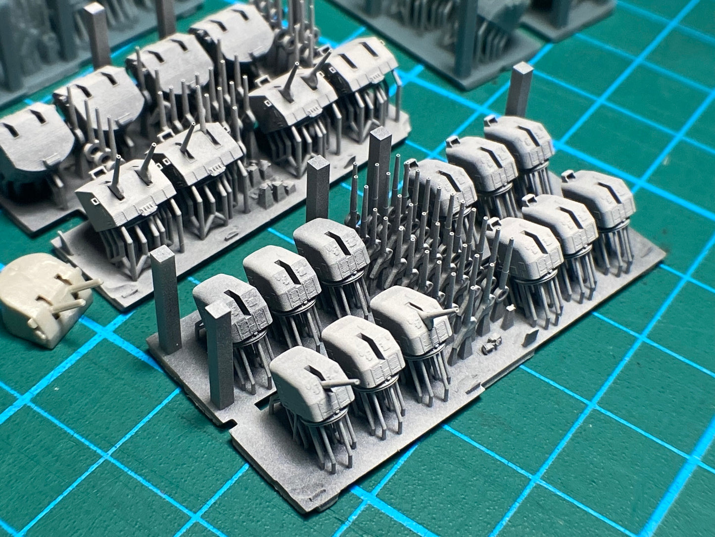 1:700, 1:350, 1:200 US navy 5 inch AA guns, twin turret, single turret, 3D printed, Mk38, Mk 30, with blast bags, 5 inch L38 guns