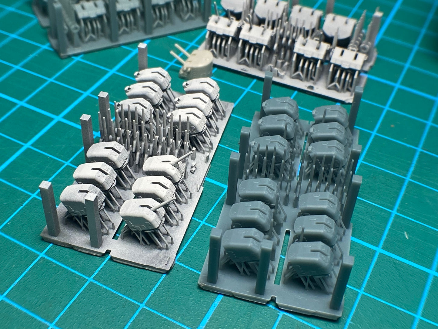 1:700, 1:350, 1:200 US navy 5 inch AA guns, twin turret, single turret, 3D printed, Mk38, Mk 30, with blast bags, 5 inch L38 guns