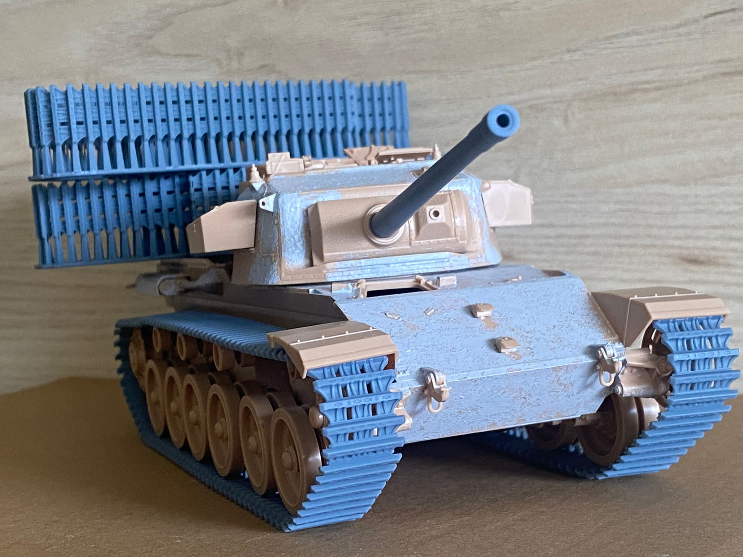 1:35 Pre assembled tracks for Centurion tank, 1:35 Einsatzbereit Ketten, half-finished