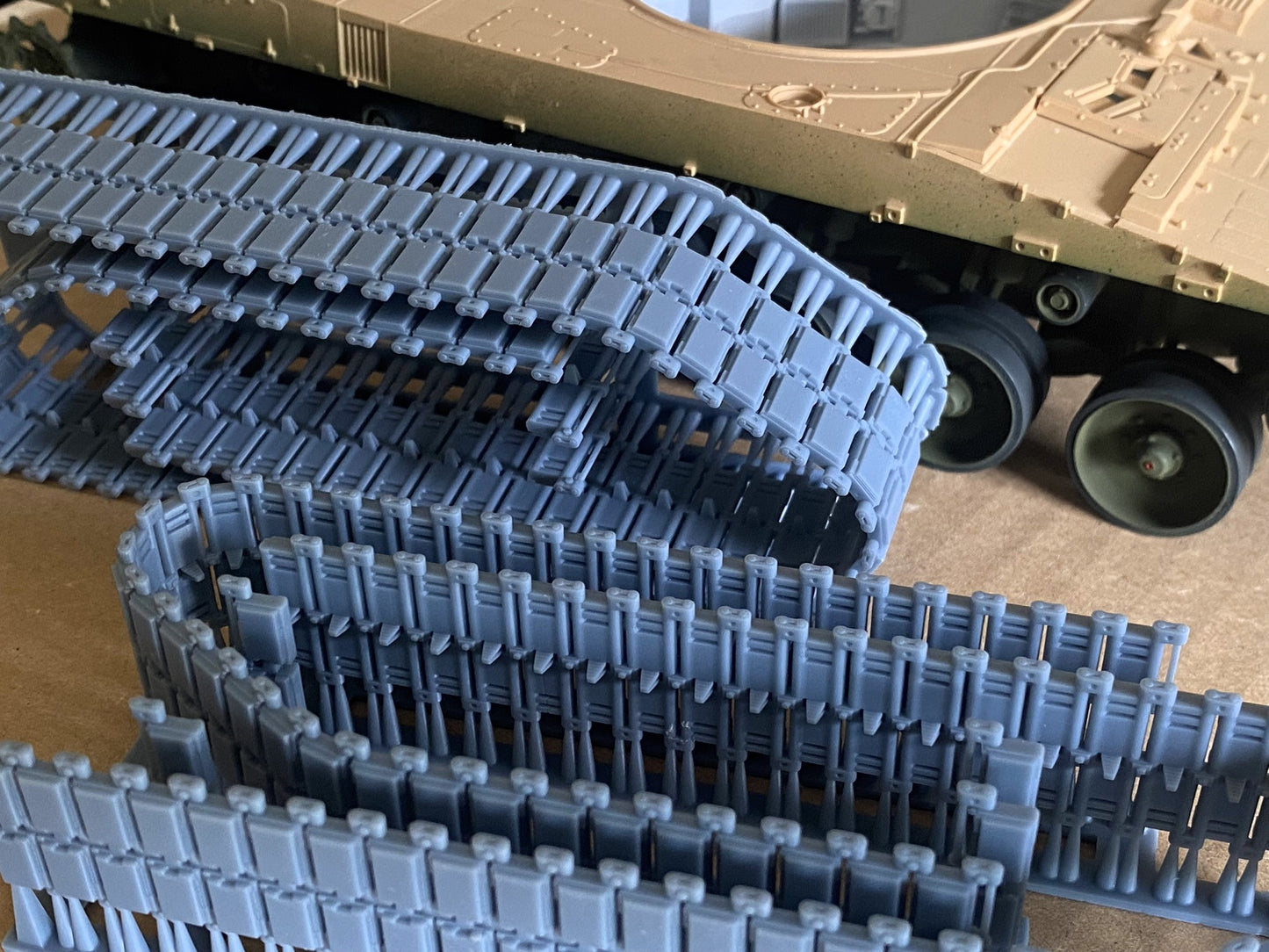 1:35 Pre assembled tracks for Leopard 2, 1:35 Einsatzbereit Ketten, half-finished tracks, 3D printed