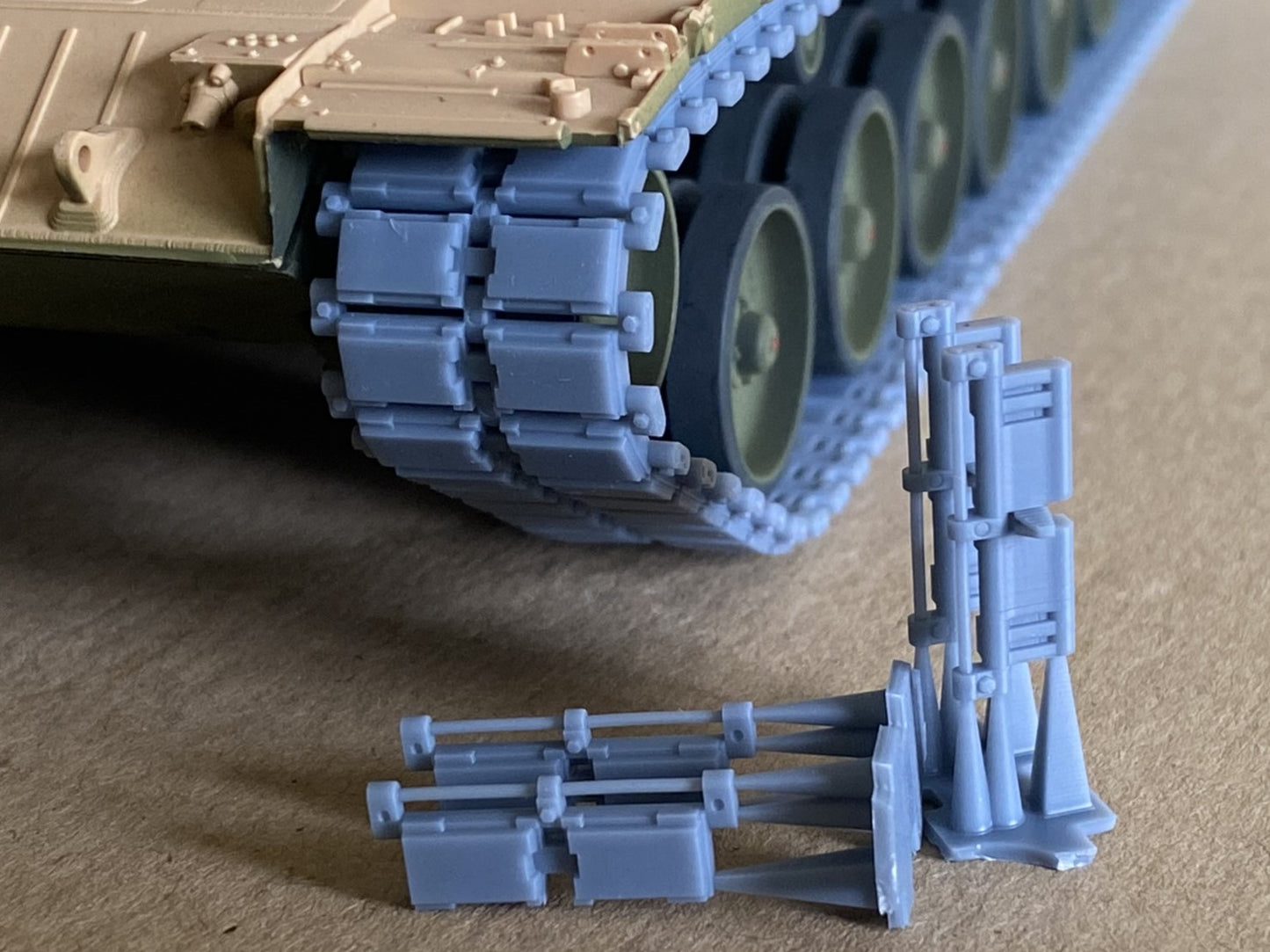 1:35 Pre assembled tracks for Leopard 2, 1:35 Einsatzbereit Ketten, half-finished tracks, 3D printed