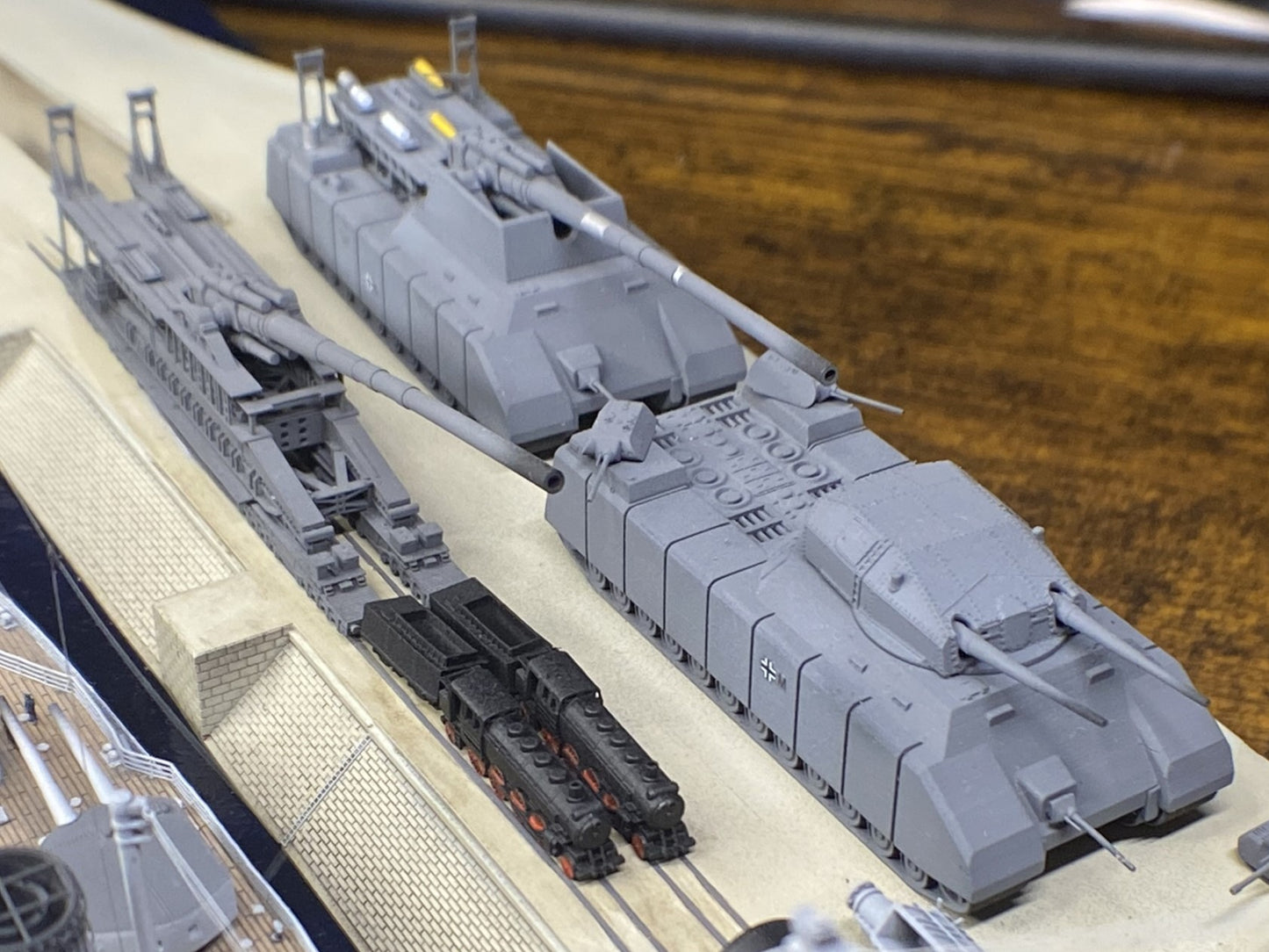 1:700, 1:350 German super heavy tanks set, P1000 Ratte und P1500 landkreuzer, E100, Maus, Karl Gerät, Krupp Räumer S, V2