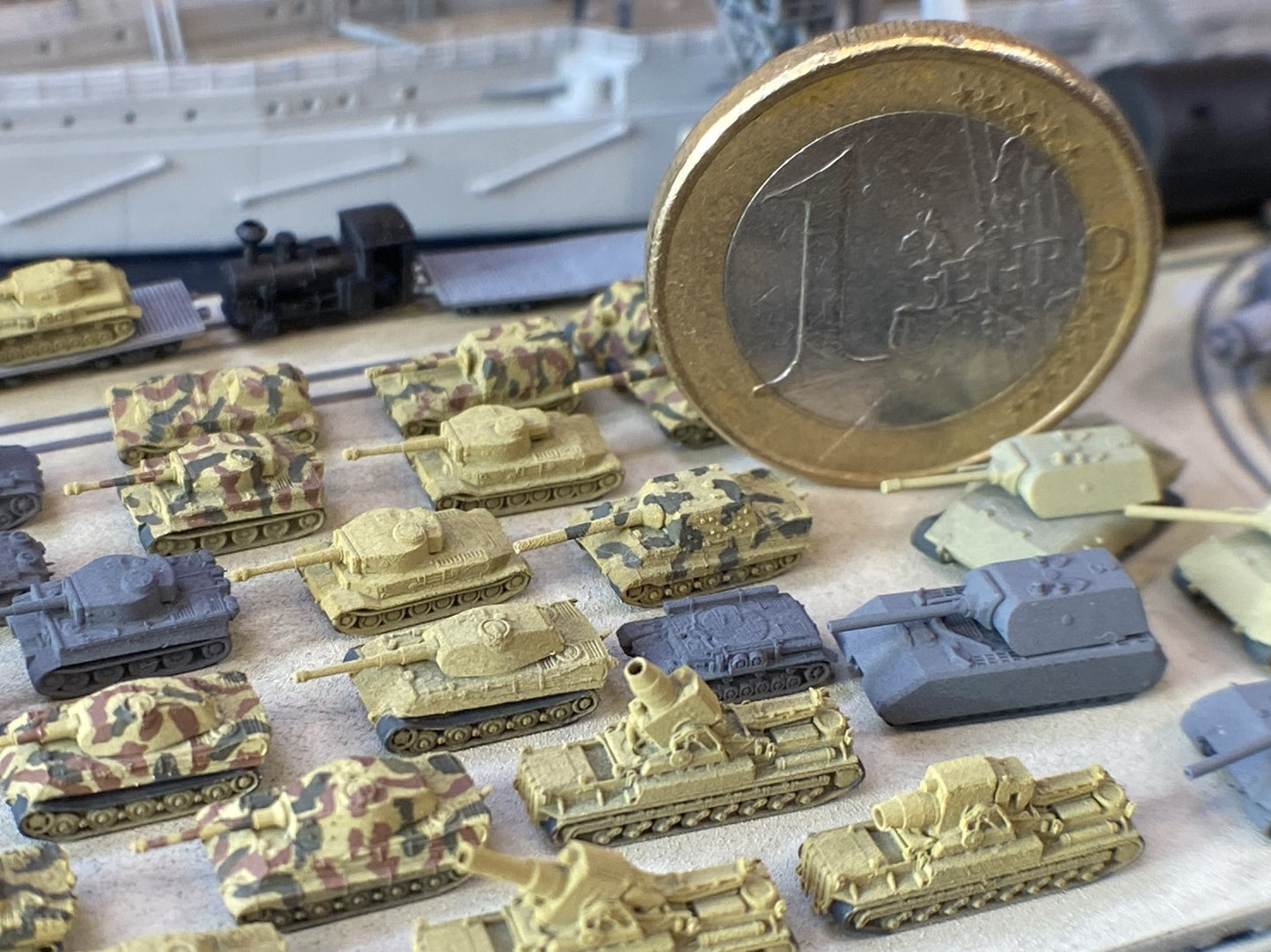 1:700, 1:350 German super heavy tanks set, P1000 Ratte und P1500 landkreuzer, E100, Maus, Karl Gerät, Krupp Räumer S, V2