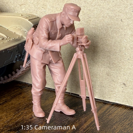 1:35 German Soldier Figures, Deutsche Soldatenfiguren, cameraman,