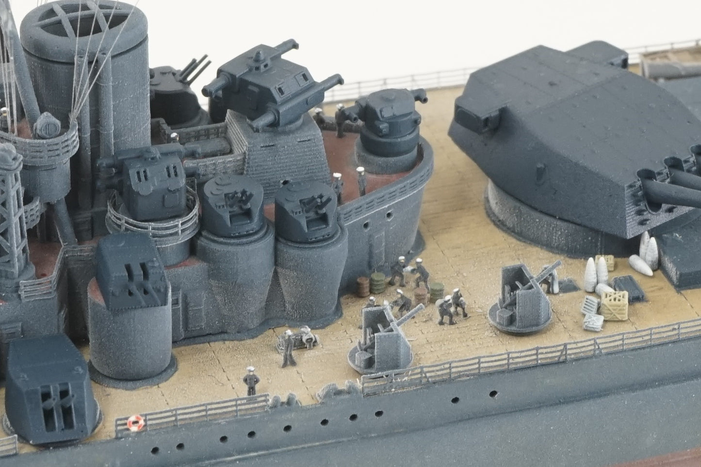 1:700 Russian Battleship P23 Sovetsky Soyuz, Fertiges Modell mit Vitrine, Finished model with a Display case