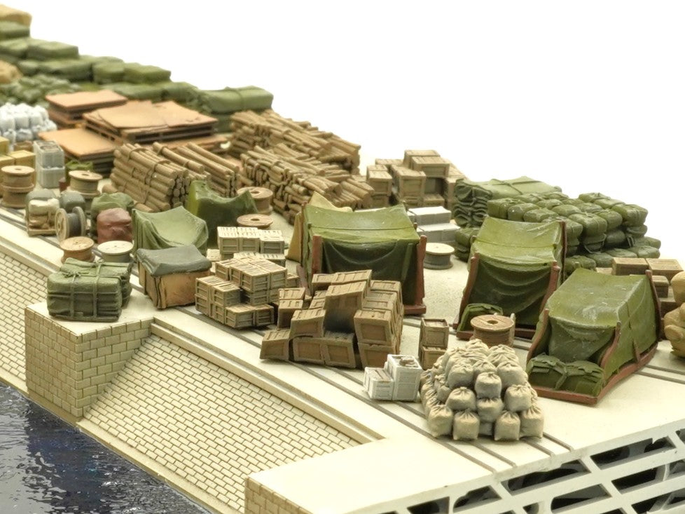 1:700 harbour cargo, cases, boxes, ammo box, ship building material, container, oil drum, wood piles, chest