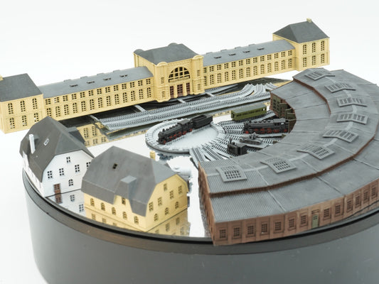 1:700 Train station diorama. Railway turntable, Schwerer Gustav Railway Gun, K5 railway gun, train, BR86, shipyard train