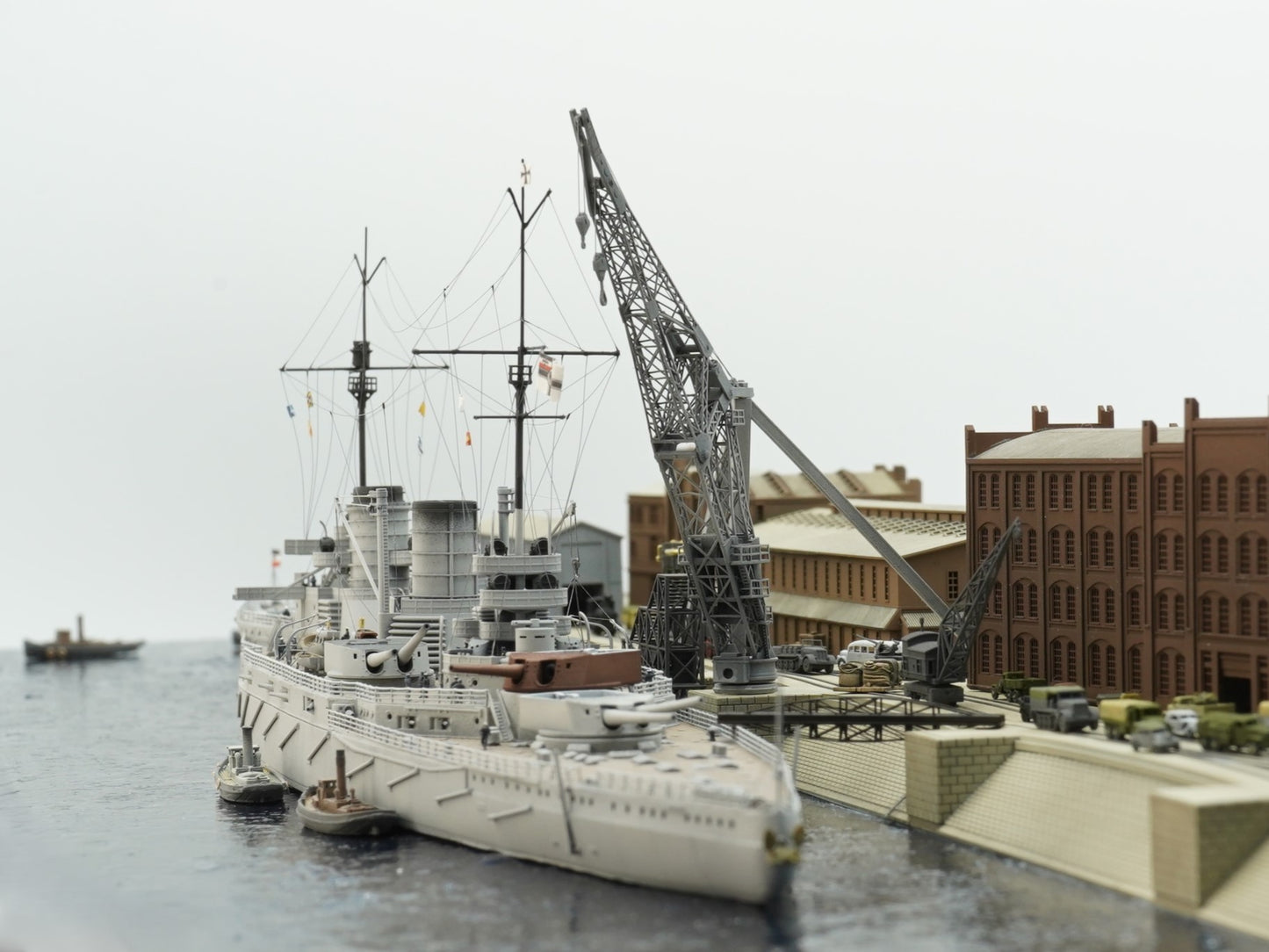 1:700 Hamburg Port and Shipyard, Hamburger Hafen und Werft. BV 250 t crane, warehouse, Blohm Voss
