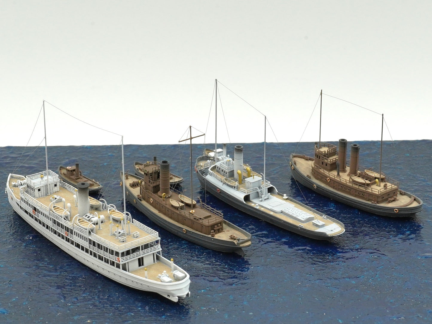 1:700 Auxiliary ships, tugboat, ferry, coal ship, oil tanker, barracks ship, floating crane