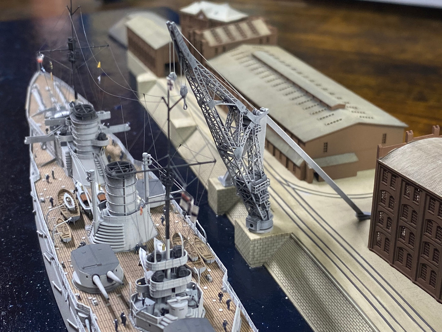 1:700 Hamburg Port and Shipyard, Hamburger Hafen und Werft. BV 250 t crane, warehouse, Blohm Voss