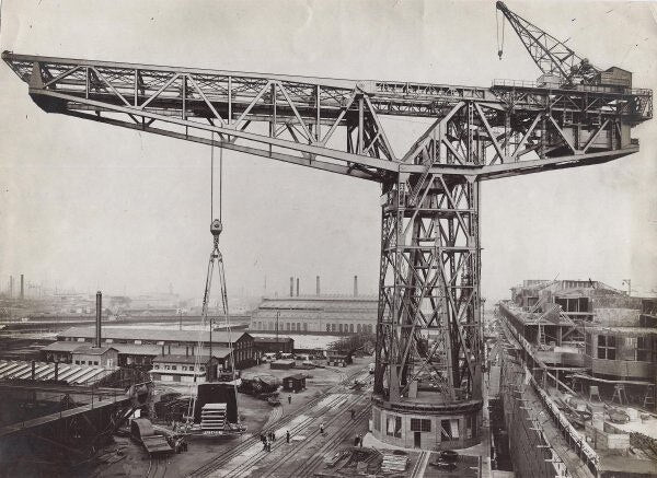 1:700 Hamburg Port and Shipyard, Hamburger Hafen und Werft. BV 250 t crane, warehouse, Blohm Voss